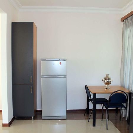 Family & Friends Guest House Дилиян Екстериор снимка