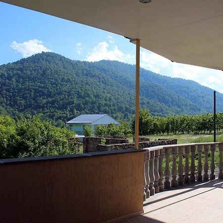 Family & Friends Guest House Дилиян Екстериор снимка