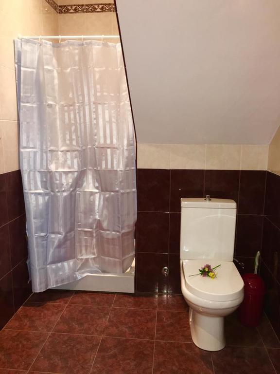 Family & Friends Guest House Дилиян Екстериор снимка