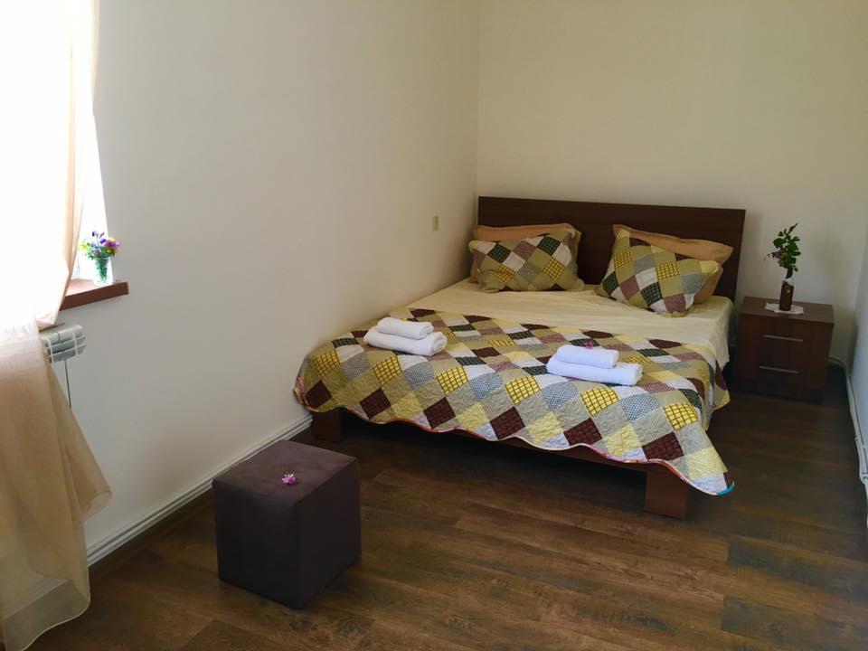 Family & Friends Guest House Дилиян Екстериор снимка
